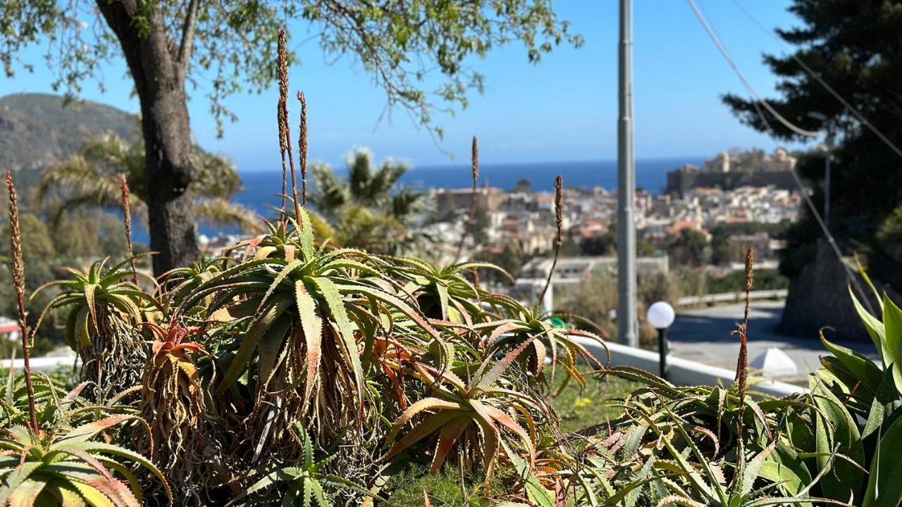 Villa La Milanina Lipari  Extérieur photo